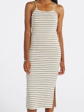 Gilli Kaelie Fitted Midi Dress